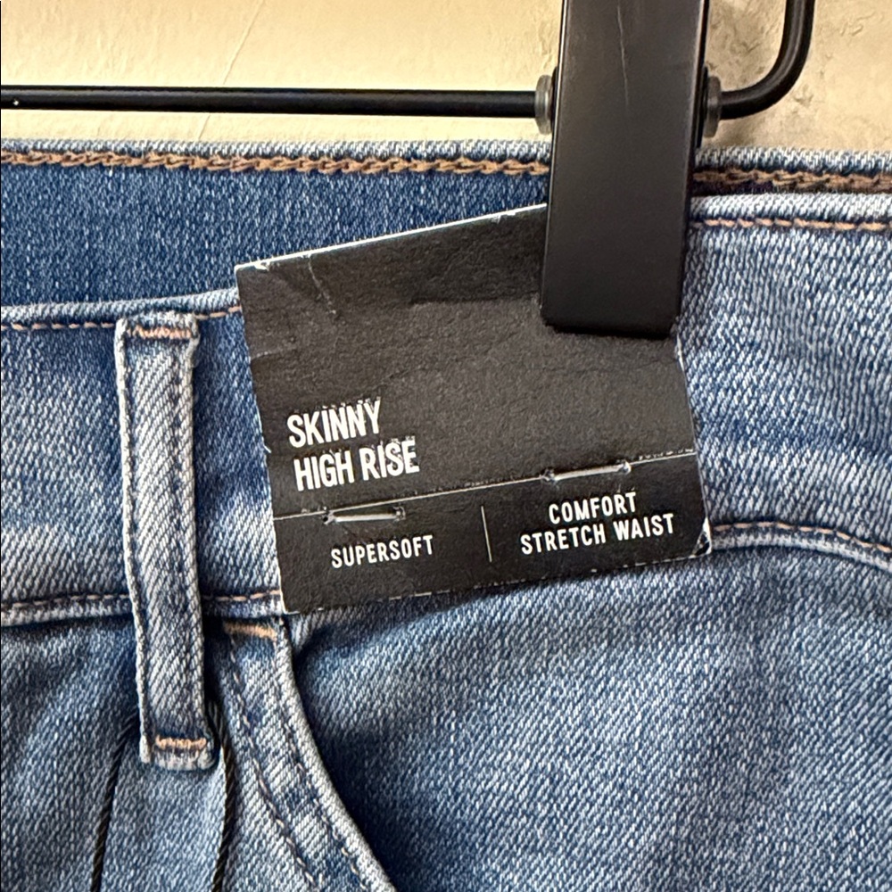 New! Express Skinny Hugh Rise Capri Jeans size 14R - Picture 4 of 6